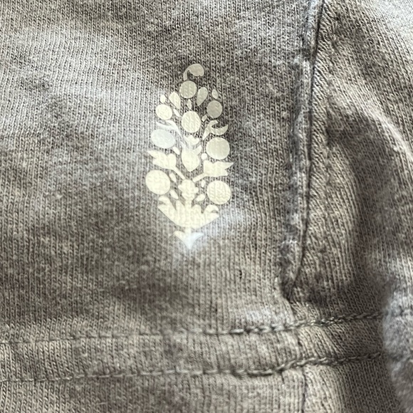 Free People Movement Inspire Logo Top NWOT - Picture 7 of 10